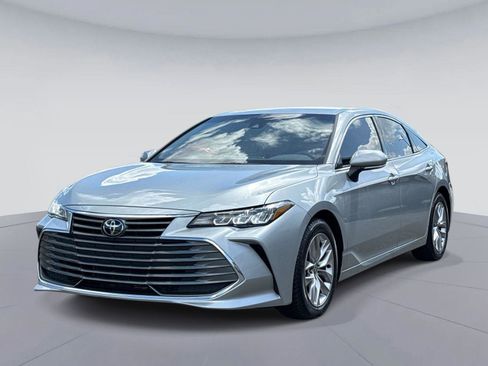 Used 2021 Toyota Avalon XLE image 10
