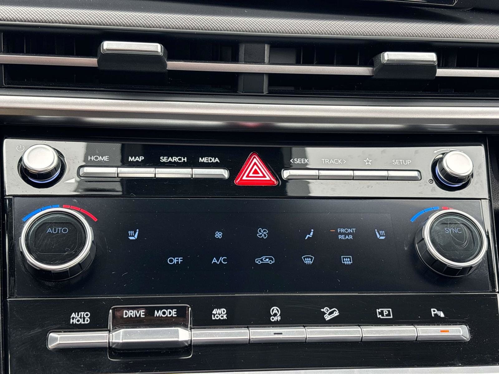 Used 2024 Hyundai Santa Fe XRT AWD/4WD image 19