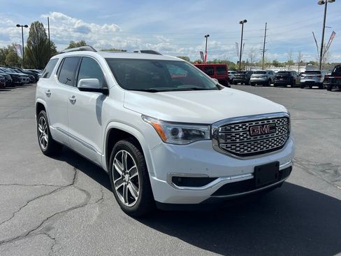 Used 2018 GMC Acadia Denali w/ Technology Package AWD/4WD image 7