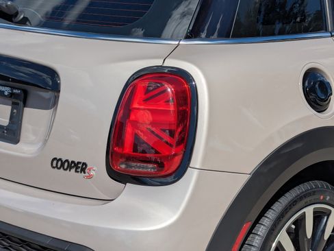 Used 2022 MINI Cooper S w/ Premium Package image 7