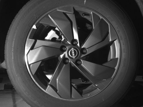 Used 2025 Nissan Rogue SV FWD image 18