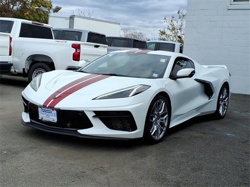 Used 2021 Chevrolet Corvette Stingray w/ Z51 Performance Package image 3