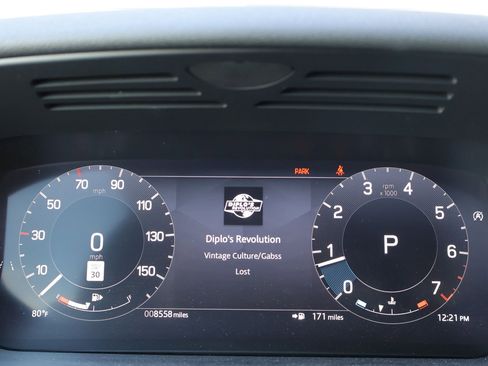Certified 2025 Land Rover Discovery S AWD/4WD image 18