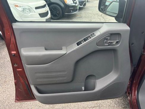 Used 2017 Nissan Frontier SV w/ SV Value Truck Package image 14