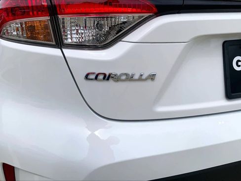Used 2026 Toyota Corolla LE FWD image 32