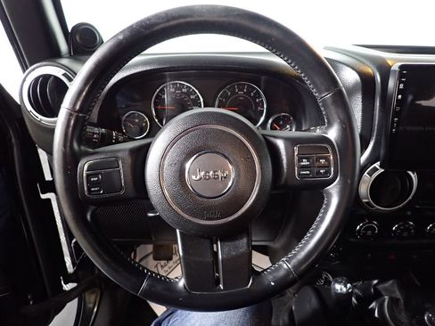 Used 2014 Jeep Wrangler Rubicon w/ Power Convenience Group AWD/4WD image 23
