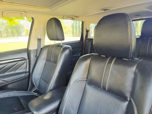 Used 2018 Mitsubishi Outlander SEL image 12