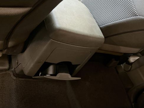 Used 2021 Nissan Frontier SV w/ Midnight Edition Floor Mats image 27