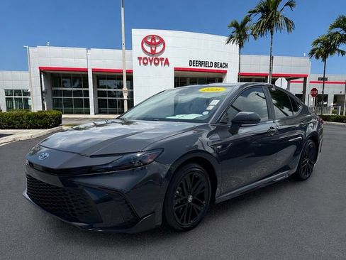 Used 2026 Toyota Camry SE FWD image 3