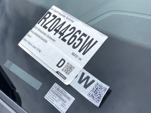 Used 2024 Mitsubishi Outlander SE Black Edition AWD/4WD image 32