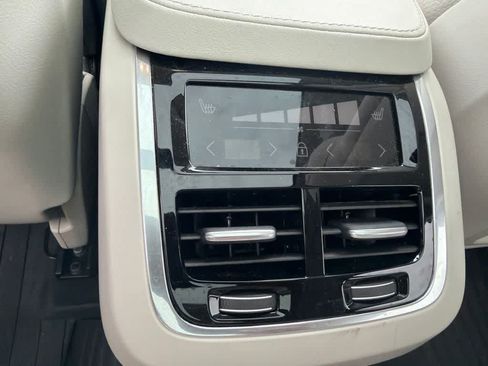 Used 2024 Volvo XC90 B6 Plus w/ Protection Package Premier AWD/4WD image 30