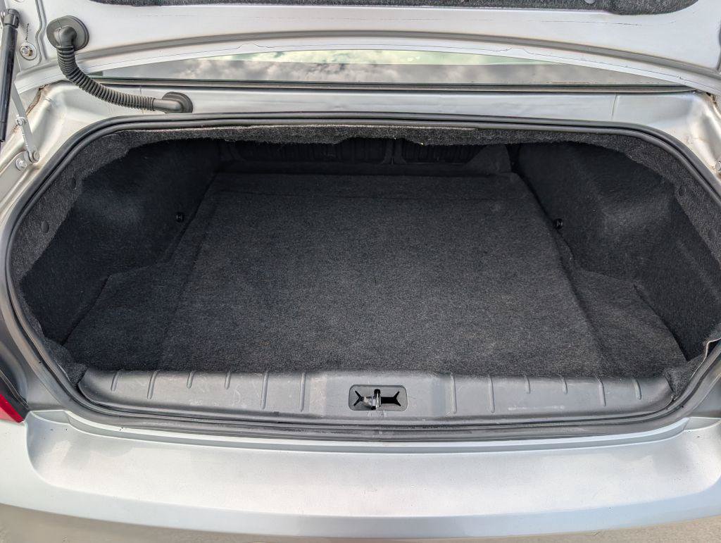 Used 2011 Chevrolet Malibu LS FWD image 11