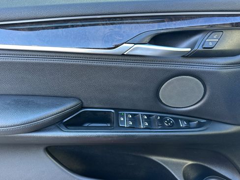 Used 2016 BMW X5 xDrive40e image 10