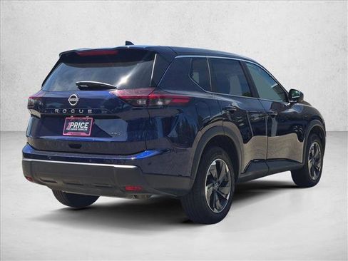 Used 2025 Nissan Rogue SV AWD/4WD image 5