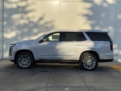 New 2026 Cadillac Escalade Luxury image 4