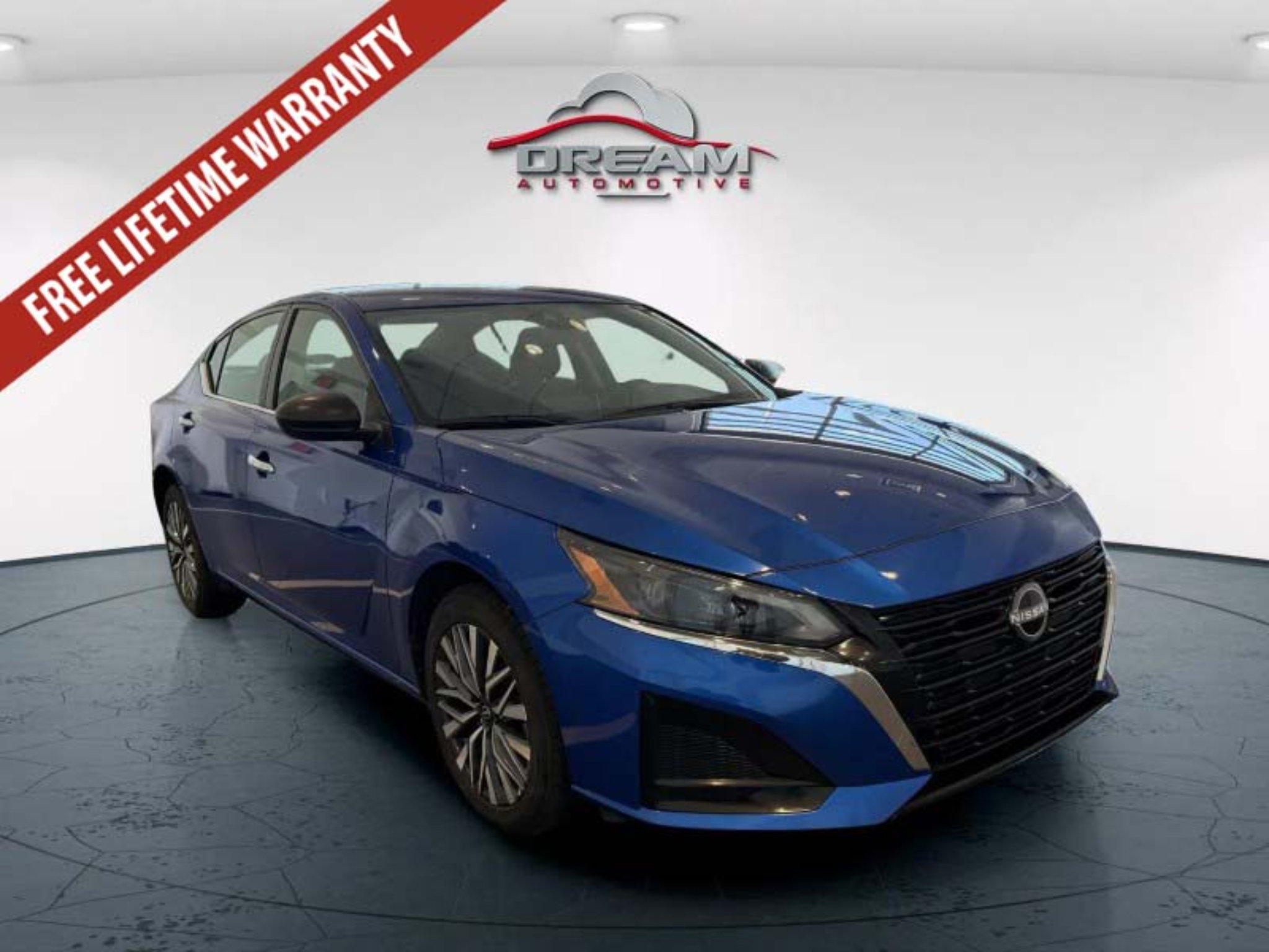 Used 2025 Nissan Altima 2.5 SV AWD/4WD image 1