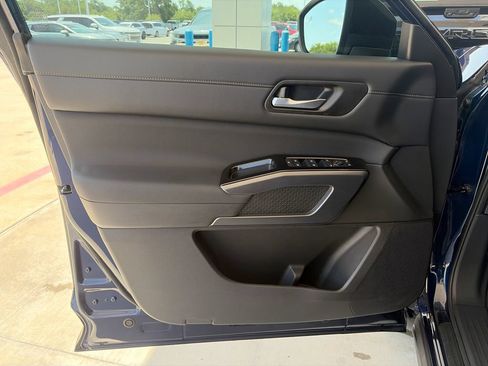 Used 2026 Nissan Pathfinder SL w/ Cargo Package FWD image 23