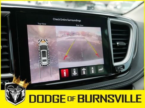 Used 2022 Chrysler Pacifica Touring-L w/ Uconnect Theater Family Group image 29