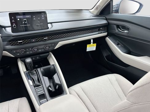 Certified 2026 Honda Accord SE image 27