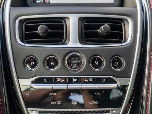 Used 2019 Aston Martin DB11 Coupe image 18