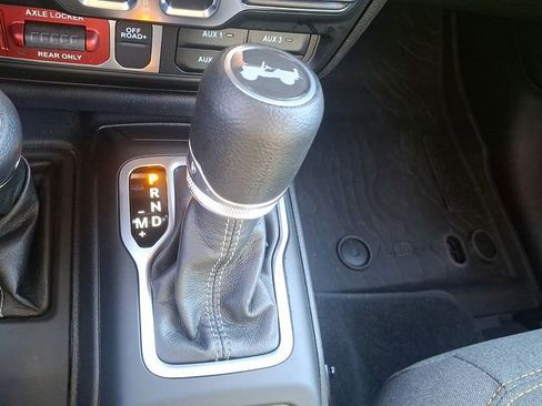 Used 2024 Jeep Wrangler Willys image 14