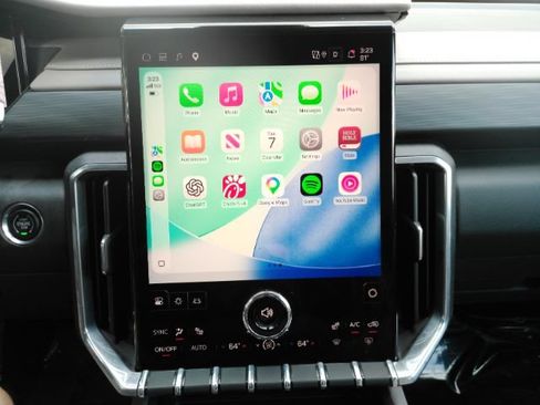 Used 2026 GMC Acadia Elevation w/ Elevation Premium Package FWD image 9