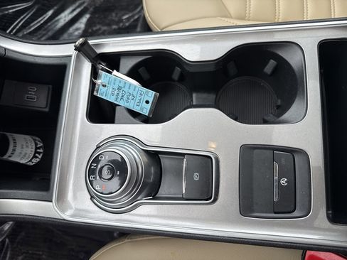 Used 2024 Ford Edge SEL w/ Convenience Package image 43