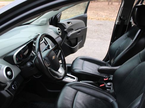 Used 2017 Chevrolet Sonic Premier image 14
