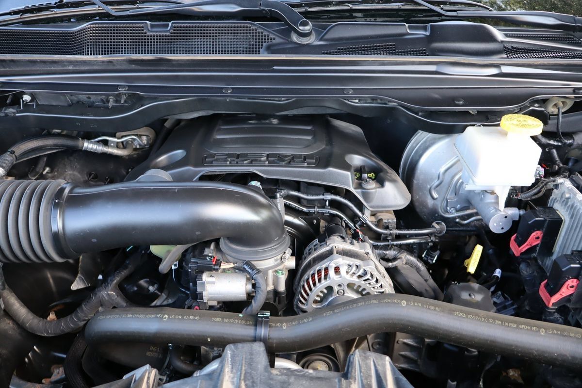 Used 2019 RAM 1500 Laramie w/ Sport Appearance Package AWD/4WD image 38