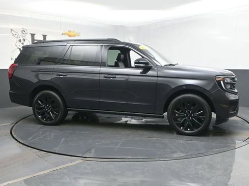 Used 2025 Ford Expedition Platinum w/ Stealth Appearance Package AWD/4WD image 51
