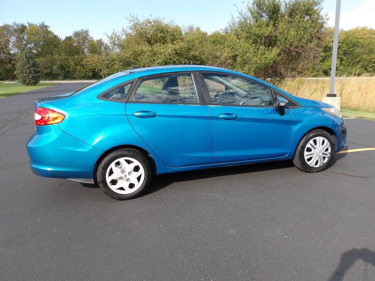 Used 2013 Ford Fiesta SE FWD image 11