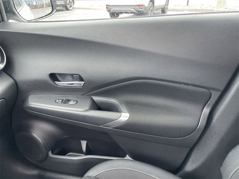 Used 2021 Nissan Kicks SV image 19