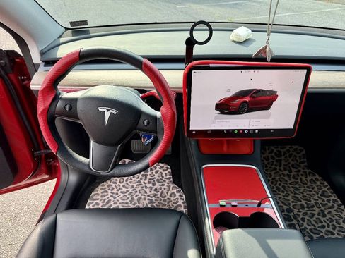 Used 2023 Tesla Model Y Long Range AWD/4WD image 12