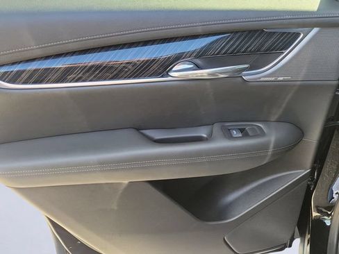 Used 2023 Cadillac XT6 Premium Luxury w/ Technology Package FWD image 10