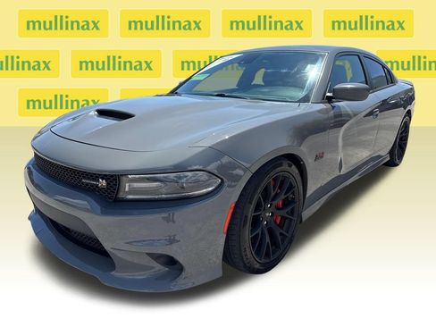 Used 2018 Dodge Charger R/T Scat Pack w/ Dynamics Package RWD image 11