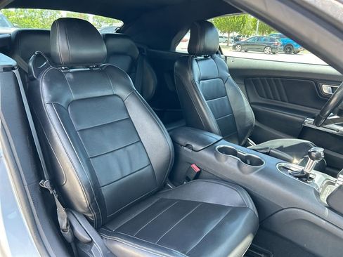 Used 2022 Ford Mustang Premium image 39