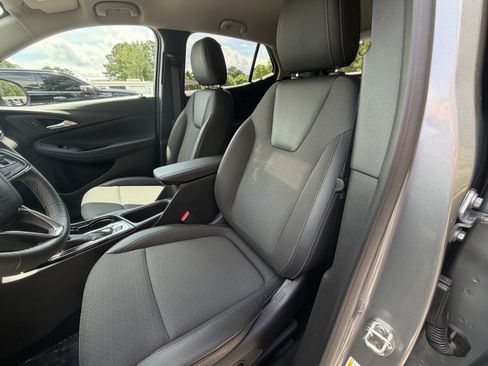 Used 2023 Buick Encore GX Select w/ Sport Touring Package FWD image 15