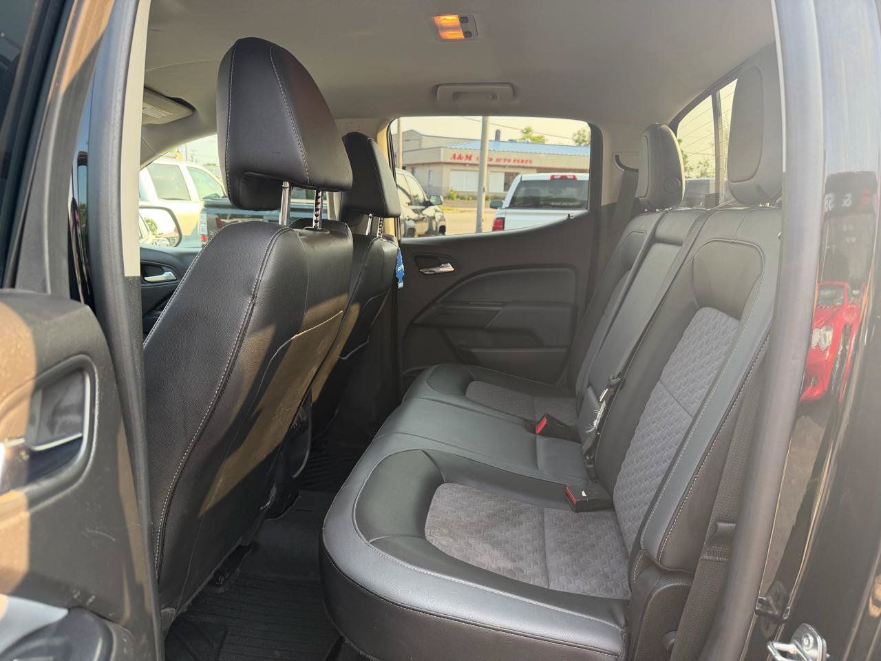 Used 2016 Chevrolet Colorado Z71 AWD/4WD image 4