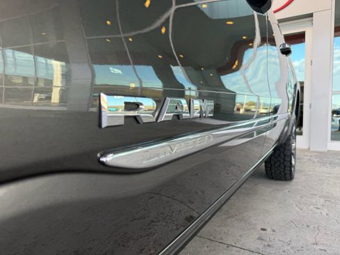 Used 2022 RAM 1500 Limited w/ Body Color Bumper Group AWD/4WD image 25