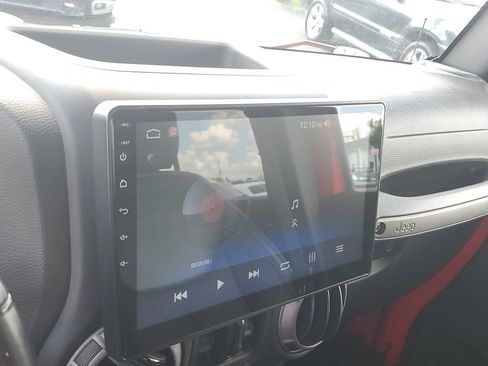 Certified 2017 Jeep Wrangler Unlimited Sport AWD/4WD image 23