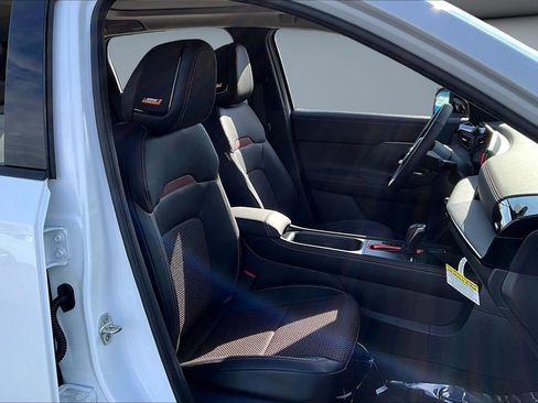 New 2026 Nissan Kicks SR w/ SR Premium Package image 10