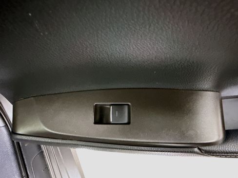 Used 2022 Toyota Camry XLE image 31