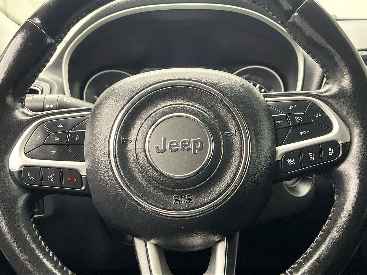 Used 2021 Jeep Compass Limited AWD/4WD image 13