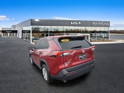 Used 2023 Toyota RAV4 LE FWD image 5