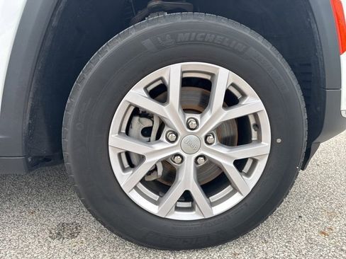 Used 2022 Jeep Grand Cherokee L Limited image 11