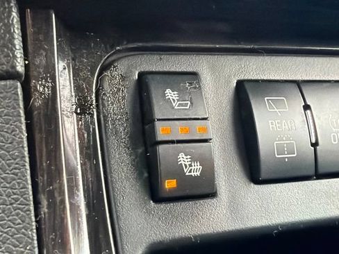 Used 2016 Chevrolet Traverse LT w/ Style and Technology Package FWD image 35