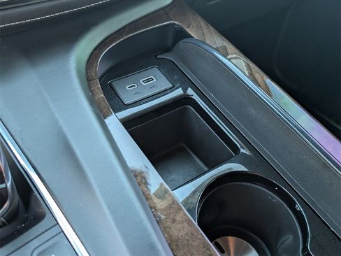 Certified 2023 Cadillac Escalade ESV Sport Platinum image 33