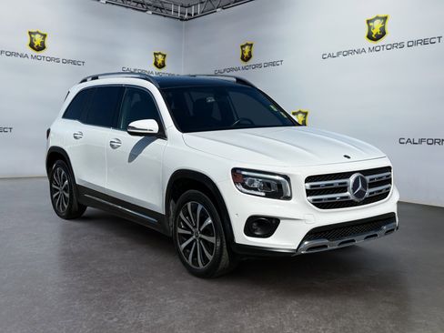 Used 2021 Mercedes-Benz GLB 250 w/ Premium Package image 4
