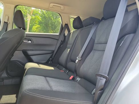 Used 2024 Nissan Rogue SV AWD/4WD image 10
