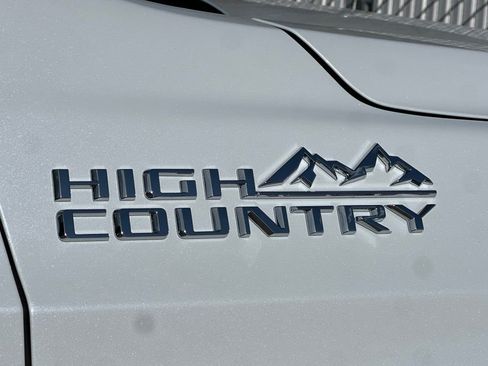 New 2026 Chevrolet Suburban High Country AWD/4WD image 23